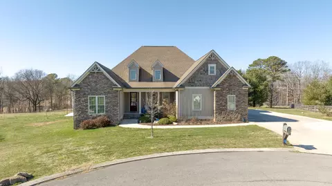 1982 Wagon Ln, Signal Mountain, TN 37377