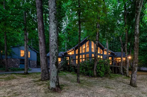 7280 Mullins Cove Rd, Whitwell, TN 37397