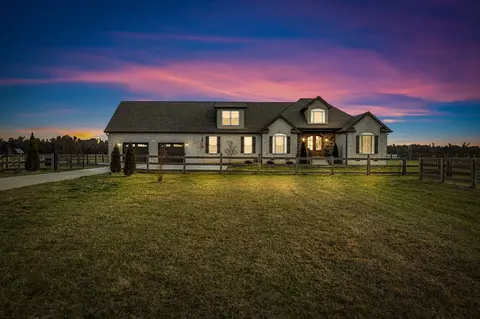 852 Longview Rd, Shelbyville, TN 37160