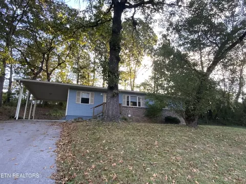 717 Crestview Dr, Rockwood, TN 37854