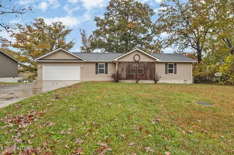 890 Old Lantana Rd, Crossville, TN 38555
