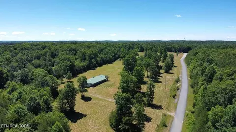 1637 Meadows Dr, Spencer, TN 38585
