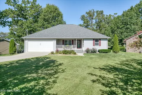 1020 Ridley Dr, Crossville, TN 38572