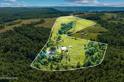 390 Hoffman Dr, Pikeville, TN 37367