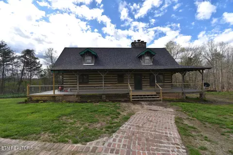 1194 N Lowe Rd, Crossville, TN 38571