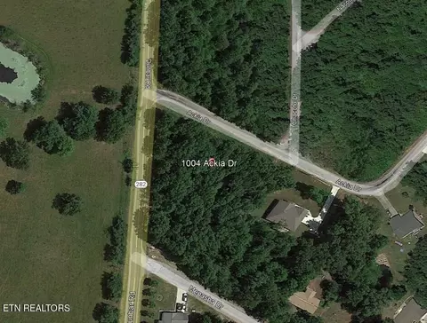 1004 Ackia Dr, Crossville, TN 38572