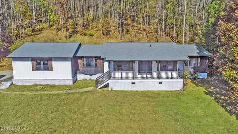 644 W Hills Dr, Harriman, TN 37748
