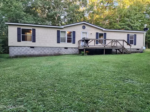 1059 Gray Fox Dr, Crossville, TN 38571