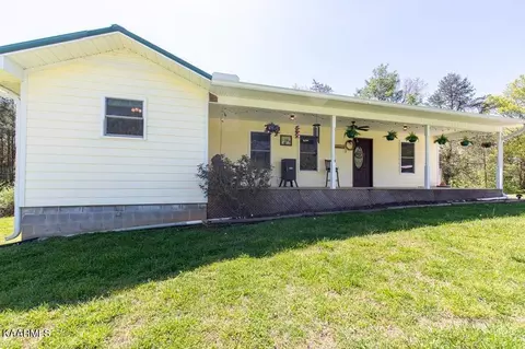 891 Barlow Rd, Rock Island, TN 38581