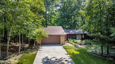 15 Lakeside Ter, Crossville, TN 38558
