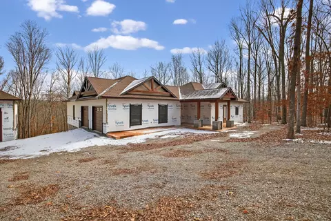 Exterior - 147 Dunrobin Ct, Sparta, TN 38583 photo 4 of 17