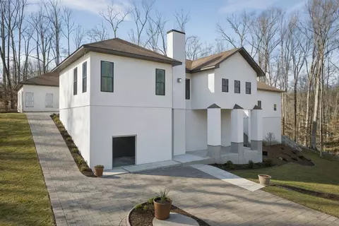 Exterior - 147 Dunrobin Ct, Sparta, TN 38583 photo 12 of 17