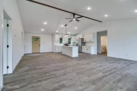 819 Hack Beaty Rd, Grimsley, TN 38565 photo 2