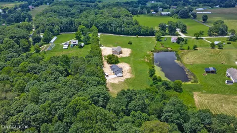 819 Hack Beaty Rd, Grimsley, TN 38565 photo 31