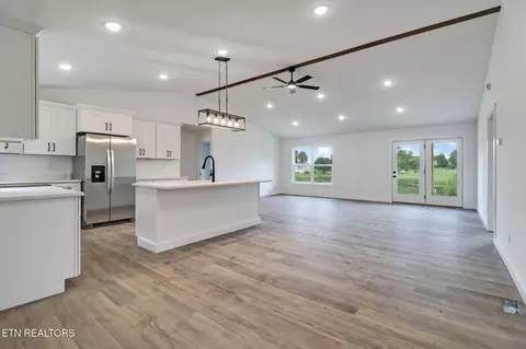 819 Hack Beaty Rd, Grimsley, TN 38565 photo 5