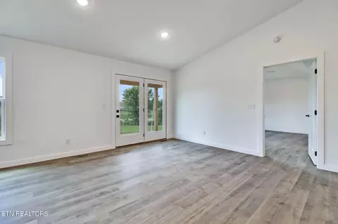 819 Hack Beaty Rd, Grimsley, TN 38565 photo 9