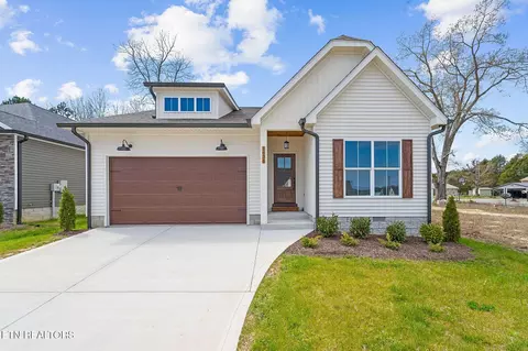 1636 Links Dr, Cookeville, TN 38506