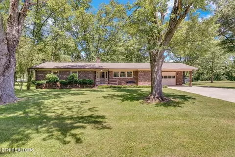 1411 Lakeview Rd, Livingston, TN 38570
