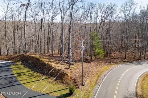 9 Watercolor Dr, Sparta, TN 38583