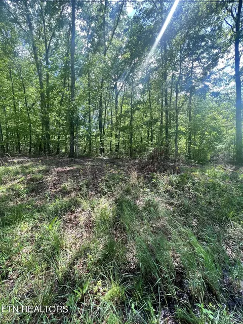 5270 Cheyenne Dr, Crossville, TN 38572