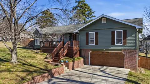 2029 Port Royal Dr, Soddy Daisy, TN 37379