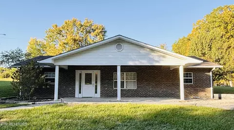 702 Iris Ave, Jamestown, TN 38556