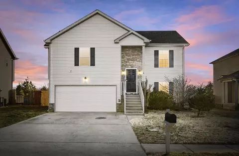 1304 Freedom Dr, Clarksville, TN 37042