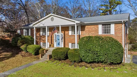 1317 Snowdon Dr, Knoxville, TN 37912