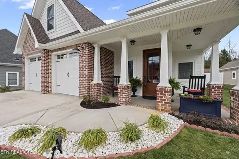 511 Villa Ln, Greeneville, TN 37745 photo 2