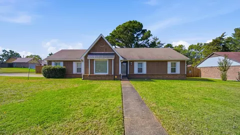5069 Ross Rd, Memphis, TN 38141