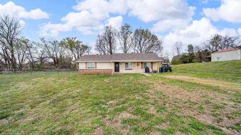102 Bride Ln, Covington, TN 38019