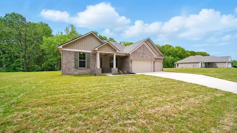 467 Garland Dr, Covington, TN 38019