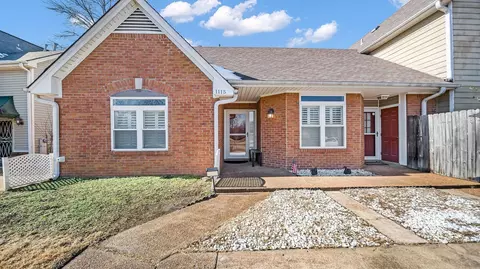 1115 Hunters Lake Dr, Cordova, TN 38018