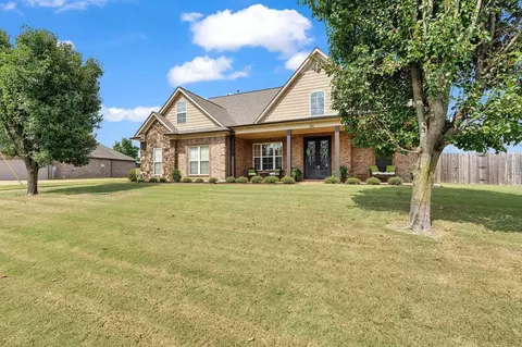 98 W Cherrybark Dr, Atoka, TN 38004
