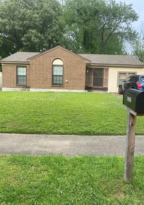 5200 Broken Oak Dr, Memphis, TN 38127
