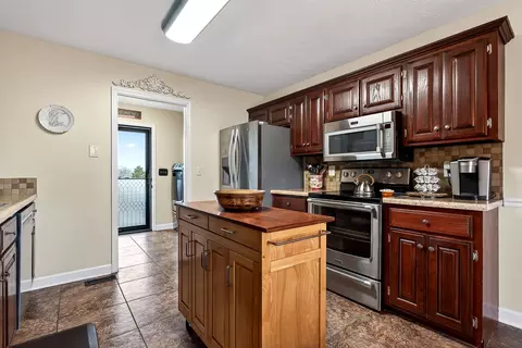 Kitchen - 1445 Tom Grissom Rd, Morrison, TN 37357 photo 2 of 4