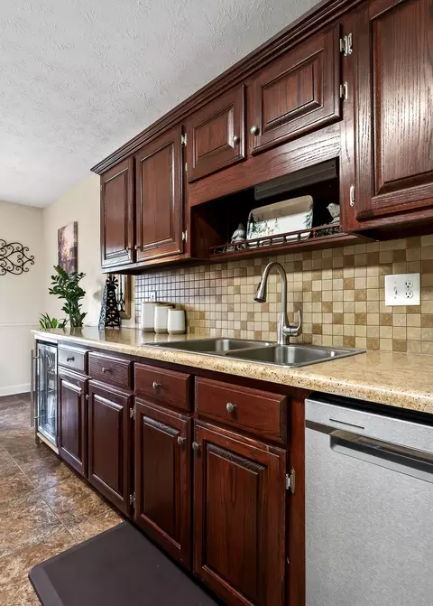 Kitchen - 1445 Tom Grissom Rd, Morrison, TN 37357 photo 3 of 4