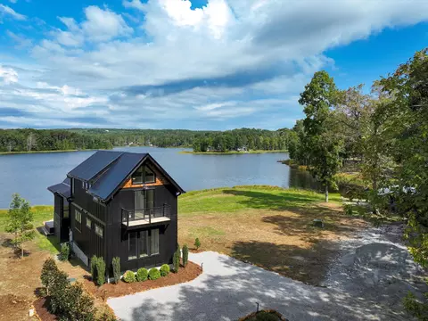 169 Shoreside Ct, Tracy City, TN 37387