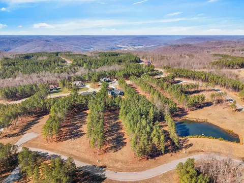 430 Crockett Loop, Jasper, TN 37347 photo 9