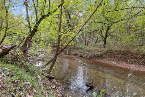 8 Shoal Creek Rd, Tellico Plains, TN 37385