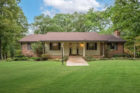 1085 Claylick Rd, White Bluff, TN 37187