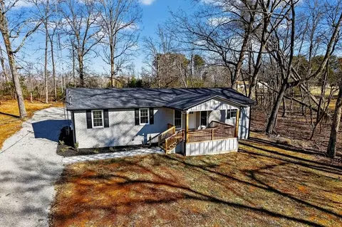 199 W Whitehall Rd, Cookeville, TN 38501