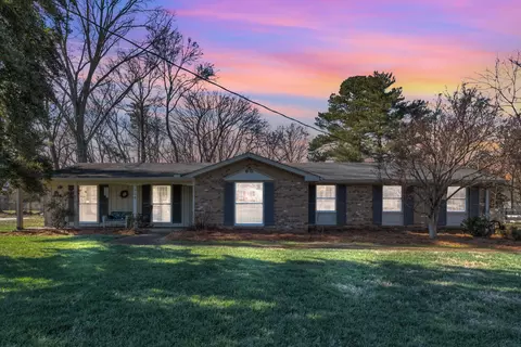 306 Raintree Dr, Hendersonville, TN 37075