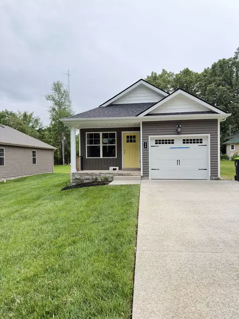 137 Illinois Ave, Oak Grove, KY 42262