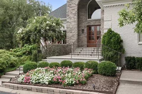 1 Warwick Ln, Nashville, TN 37205