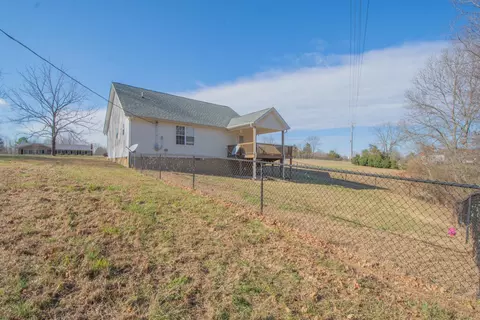 Exterior - 1149 Oak Grove Rd, Goodspring, TN 38460 photo 3 of 8