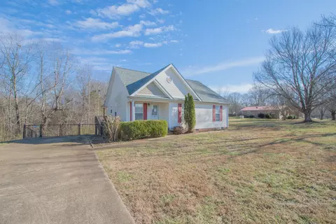 1149 Oak Grove Rd, Goodspring, TN 38460