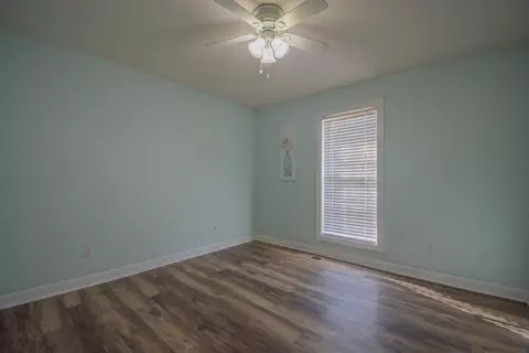 Bedroom - 1149 Oak Grove Rd, Goodspring, TN 38460 photo 2 of 2