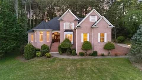 7111 River Run Dr, Chattanooga, TN 37416
