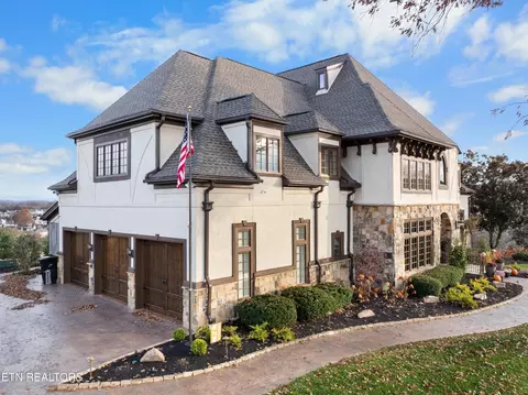 9340 Linksvue Dr, Knoxville, TN 37922